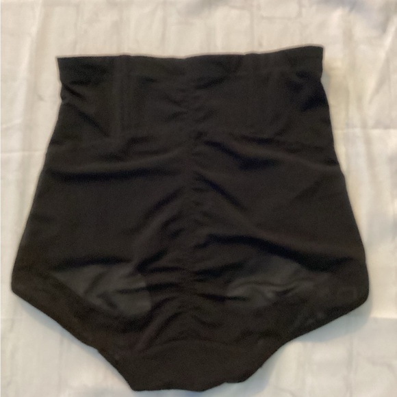 High-Waisted Black Shapewear - Picture 3 of 5